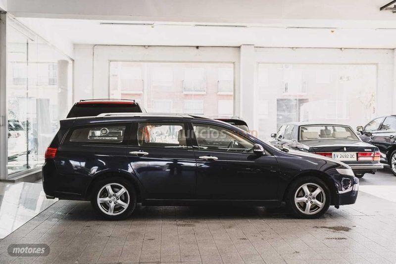 Honda Accord TOURER 2.4 Executive Piel Nav Auto de 2004 con 175.000 Km por 4.999 EUR. en Barcelona