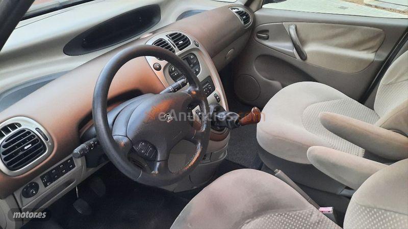 Citroen Xsara Picasso 2.0 HDI SX de 2004 con 88.000 Km por 1.999 EUR. en Barcelona
