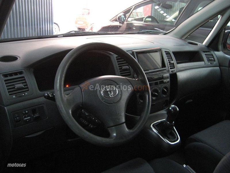 Toyota Corolla Verso 2.0 D4D Linea Sol de 2003 con 190.000 Km por 3.300 EUR. en Castellon