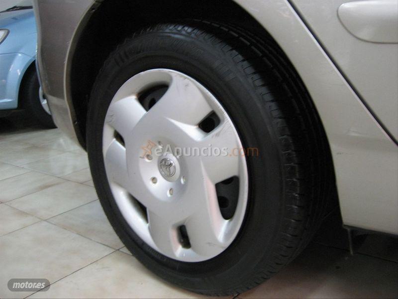 Toyota Corolla Verso 2.0 D4D Linea Sol de 2003 con 190.000 Km por 3.300 EUR. en Castellon