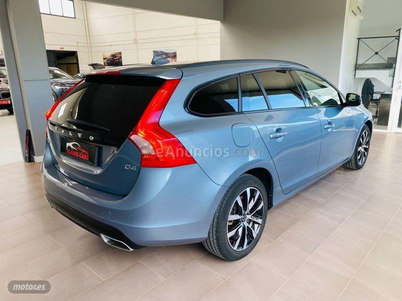 Volvo V 60 2.0 D4 Momentum de 2018 con 41.800 Km por 23.400 EUR. en Madrid