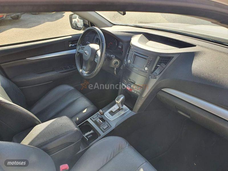 Subaru Outback 2.0 Diesel Executive Plus CVT Lineartr de 2014 con 216.480 Km por 7.900 EUR. en Cadiz