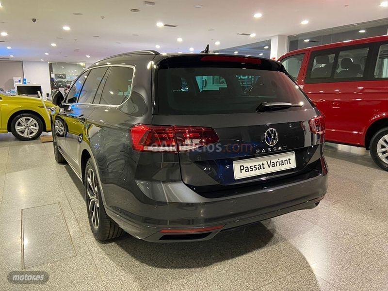 Volkswagen Passat Variant Executive 2.0 TDI 110kW 150CV de 2021 por 44.693 EUR. en Badajoz