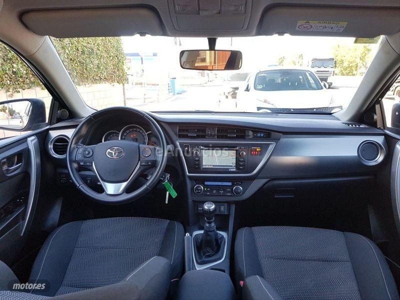 Toyota Auris 120D Active Touring Sports de 2014 con 105.000 Km por 10.950 EUR. en Toledo