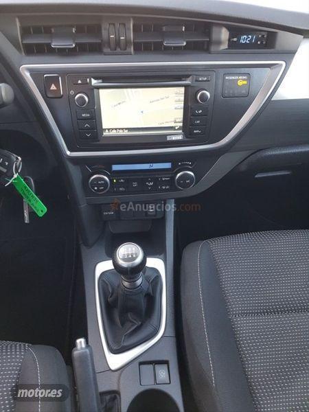 Toyota Auris 120D Active Touring Sports de 2014 con 105.000 Km por 10.950 EUR. en Toledo