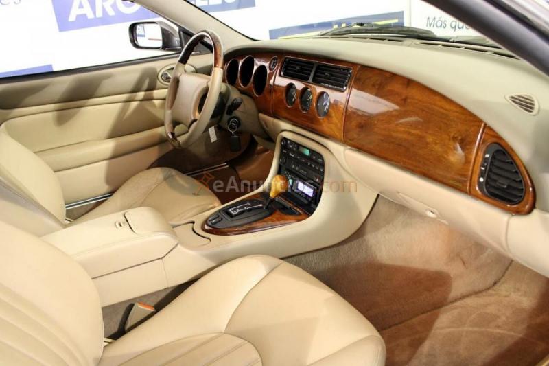 Jaguar XK R V8 4.0 363cv AUT 