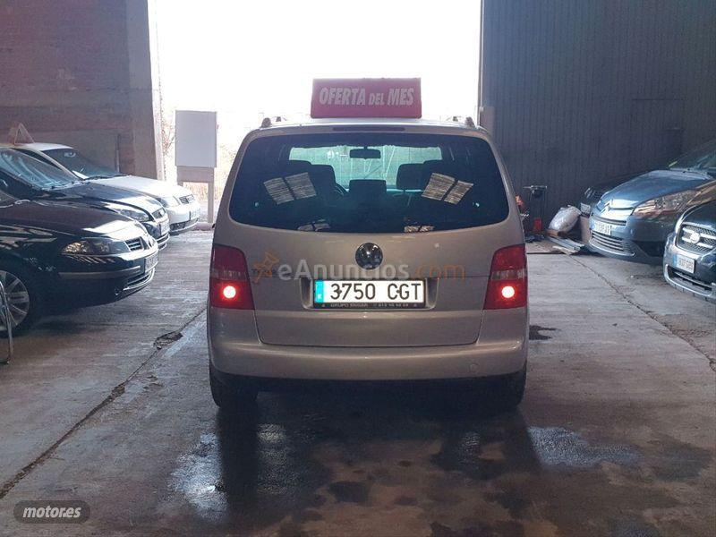Volkswagen Touran 2.0 TDI TRENDLINE de 2004 con 317.000 Km por 3.900 EUR. en Leon