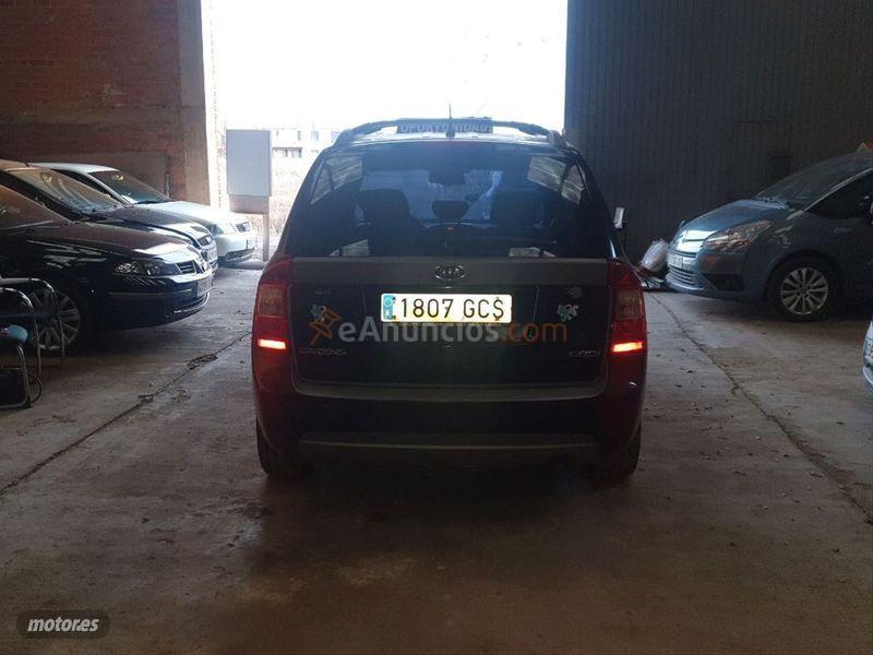 Kia Carens 2.0 CRDI VGT 140cv Emotion 5 plazas de 2008 con 267.000 Km por 4.900 EUR. en Leon