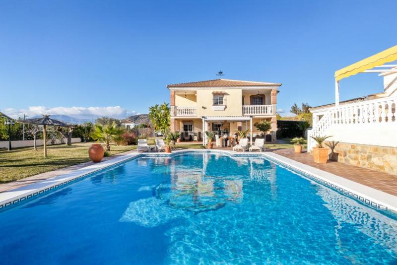 Casa-Chalet en Venta en Alhaurin El Grande Málaga