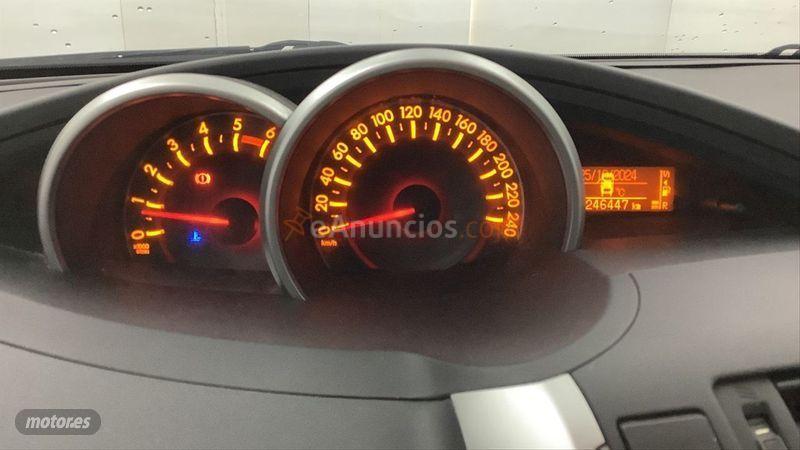 Toyota Verso 2.0 D4D Active 7pl. de 2011 con 240.000 Km por 6.300 EUR. en Madrid