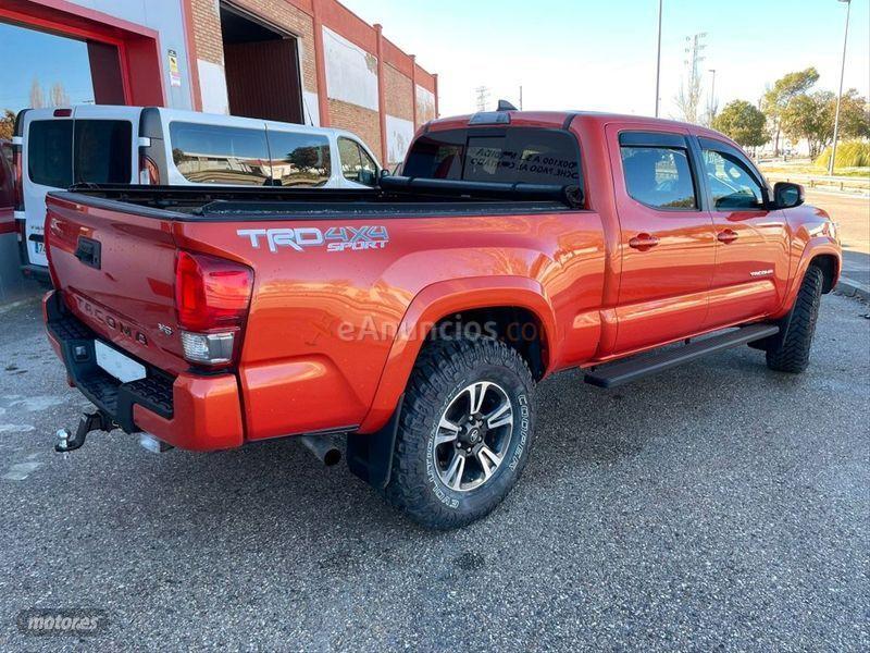 Toyota Hilux 2.4 D4D Cabina Doble VXL AT de 2017 con 99.200 Km por 49.990 EUR. en Ciudad Real