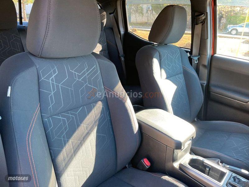 Toyota Hilux 2.4 D4D Cabina Doble VXL AT de 2017 con 99.200 Km por 49.990 EUR. en Ciudad Real