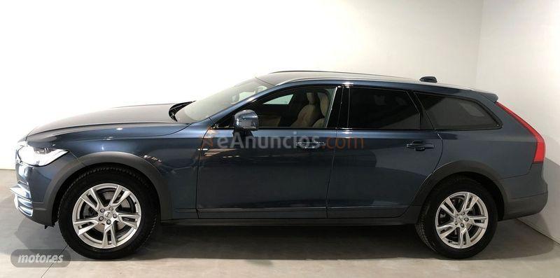 Volvo V 90 2.0 D4 AWD Auto de 2020 con 53.936 Km por 38.900 EUR. en Badajoz