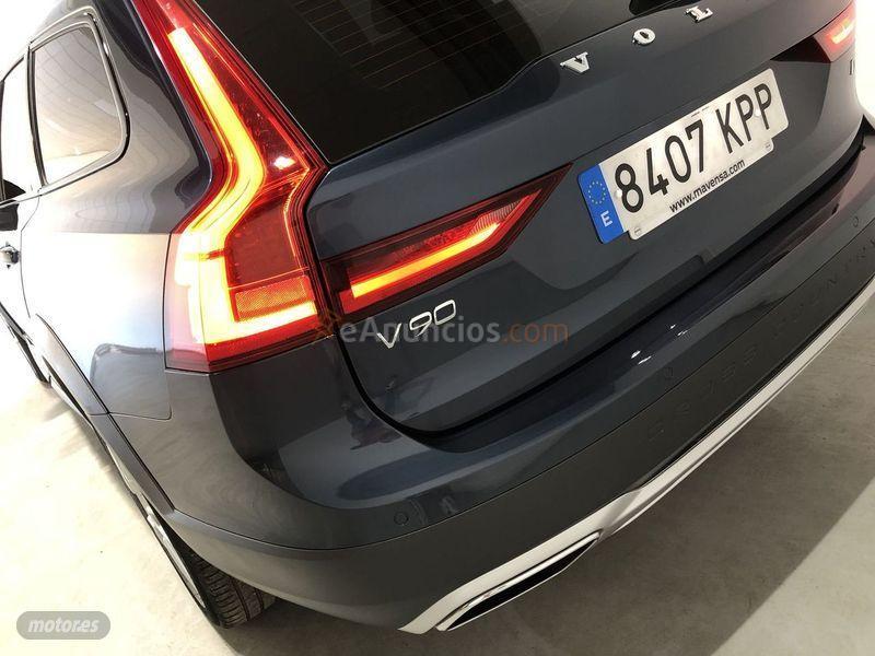 Volvo V 90 2.0 D4 AWD Auto de 2020 con 53.936 Km por 38.900 EUR. en Badajoz