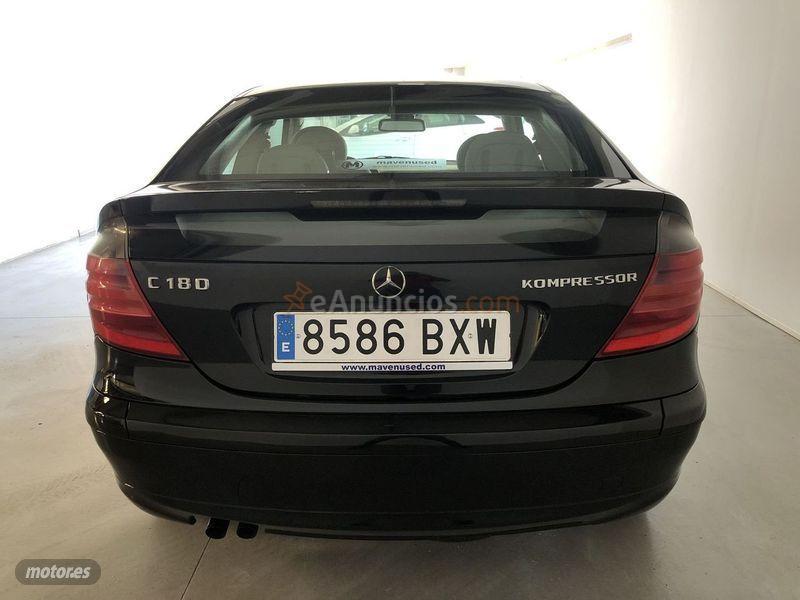 Mercedes Clase C C 180 SPORT de 2000 con 318.709 Km por 3.599 EUR. en Badajoz
