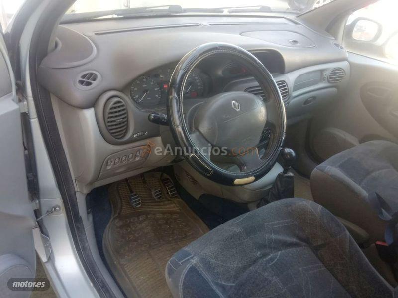 Renault Scenic CONFORT AUTHENTIQUE 1.5DCI80 de 2004 con 223.000 Km por 1.200 EUR. en Jaen