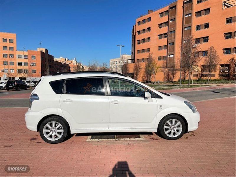 Toyota Corolla Verso 2.0 D4D Sol de 2005 con 340.000 Km por 2.600 EUR. en Madrid