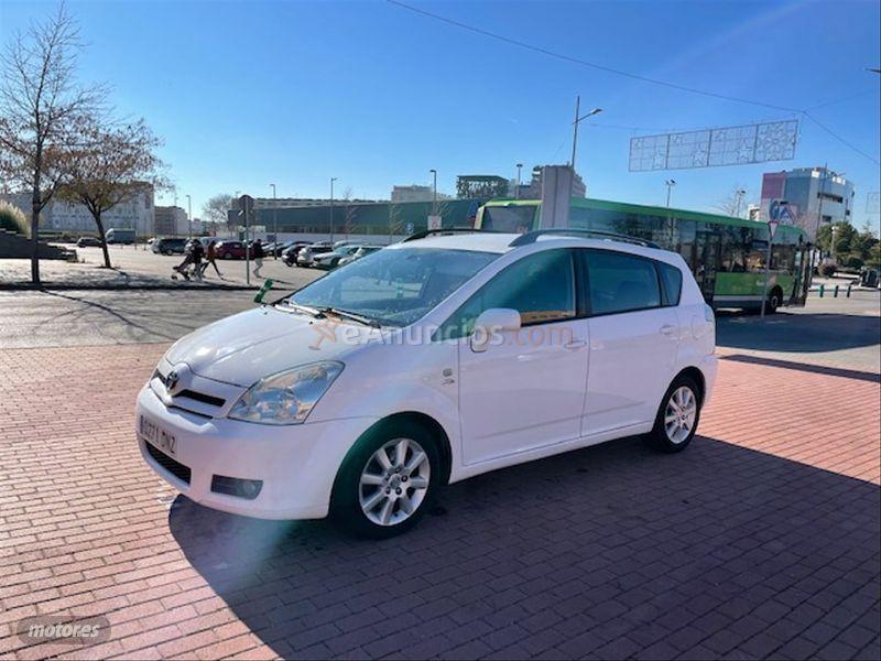 Toyota Corolla Verso 2.0 D4D Sol de 2005 con 340.000 Km por 2.600 EUR. en Madrid