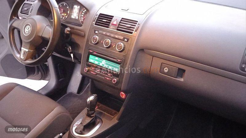 Volkswagen Touran 1.6 TDI 105cv DSG Advance de 2013 con 128.000 Km por 13.500 EUR. en Barcelona