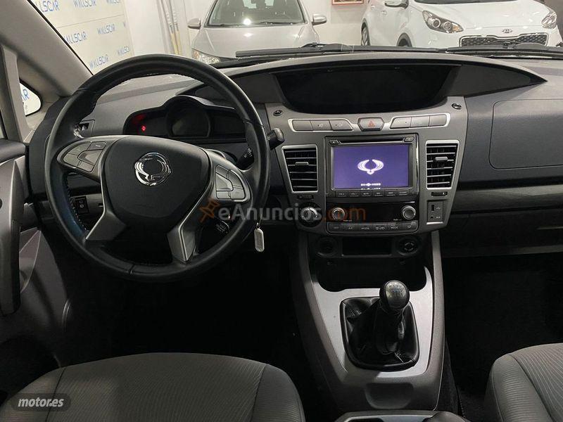 Ssangyong Rodius eXdi Premium de 2015 con 85.000 Km por 21.900 EUR. en Alicante