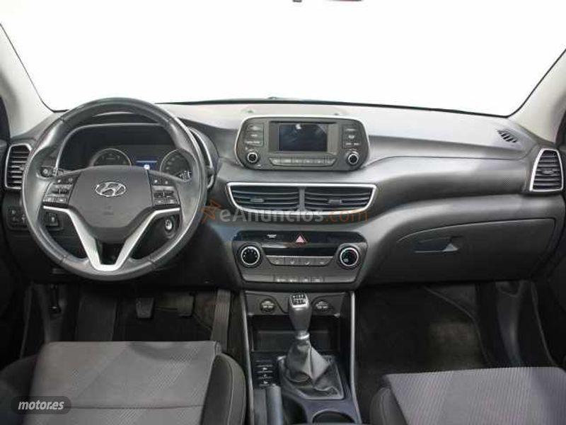 Hyundai Tucson 1.6 GDI BD Essence 4x2 de 2018 con 22.800 Km por 18.100 EUR. en Cadiz