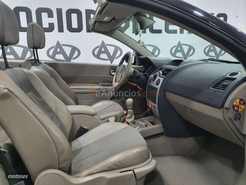 Renault Megane Coupecabr. Luxe Priv. 2.0T 16v 165CV de 2005 con 87.000 Km por 4.500 EUR. en Valencia
