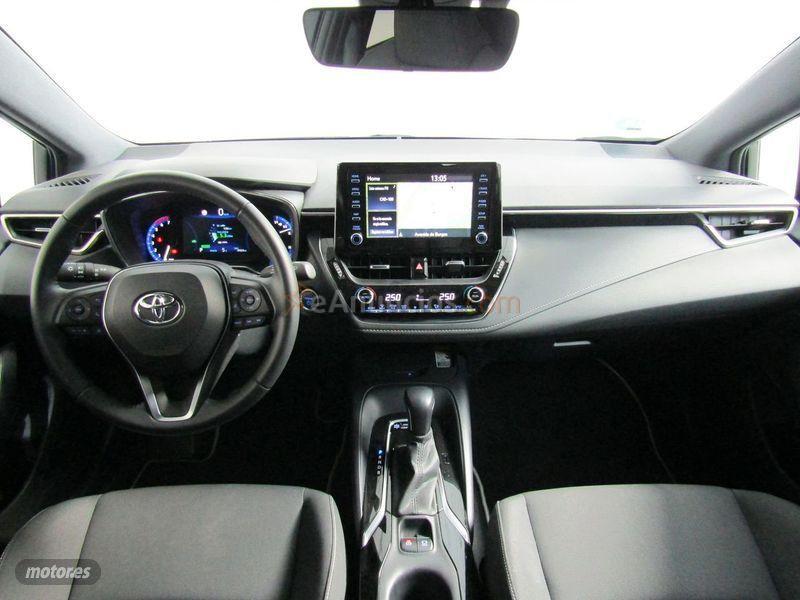 Toyota Corolla 1.8 125H ACTIVE TECH ECVT TOU SPORT de 2021 con 7.648 Km por 21.990 EUR. en Valladolid