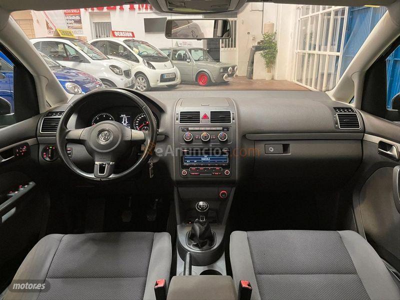 Volkswagen Touran 1.6 TDI 105cv Advance de 2013 con 172.000 Km por 13.990 EUR. en Sevilla