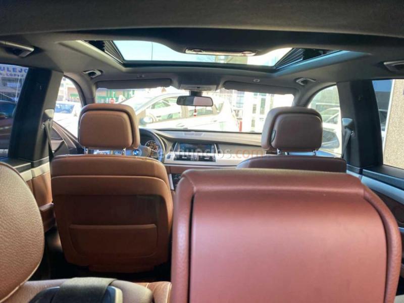 BMW Serie 5 Gran Turismo con libro de matenimiento al dia 