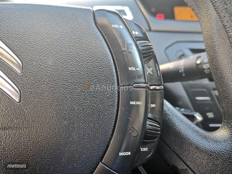 Citroen C4 Picasso 1.6 VTi 120cv Tonic de 2011 con 117.000 Km por 7.700 EUR. en Malaga