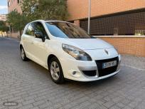 Renault Scenic Dynamique TCE 130 de 2011 con 208.000 Km por 5.450 EUR. en Madrid