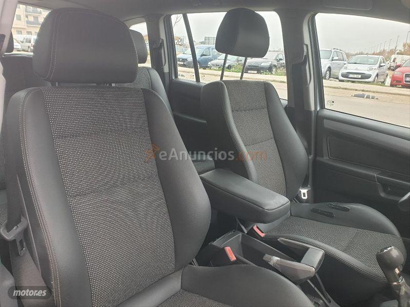Opel Zafira Cosmo 1.9 CDTi 16v de 2006 con 350.000 Km por 2.600 EUR. en Zaragoza