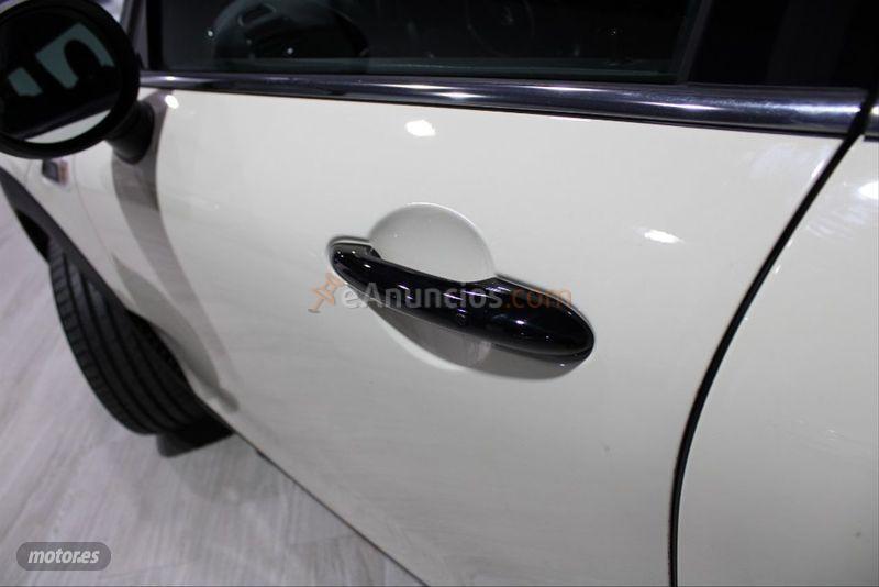 Mini Clubman COOPER D automatico de 2016 con 111.000 Km por 17.990 EUR. en Valencia