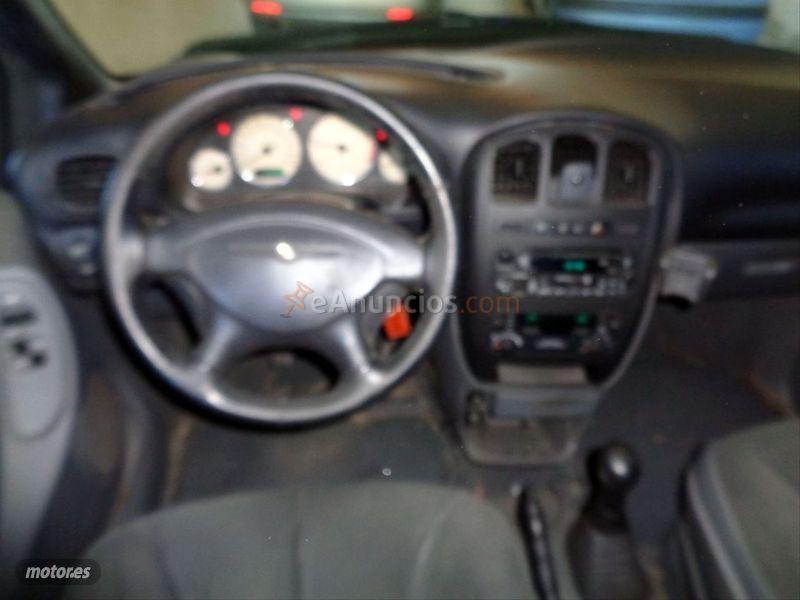 Chrysler Voyager LX 2.5 CRD de 2004 con 177.121 Km por 1.980 EUR. en Toledo