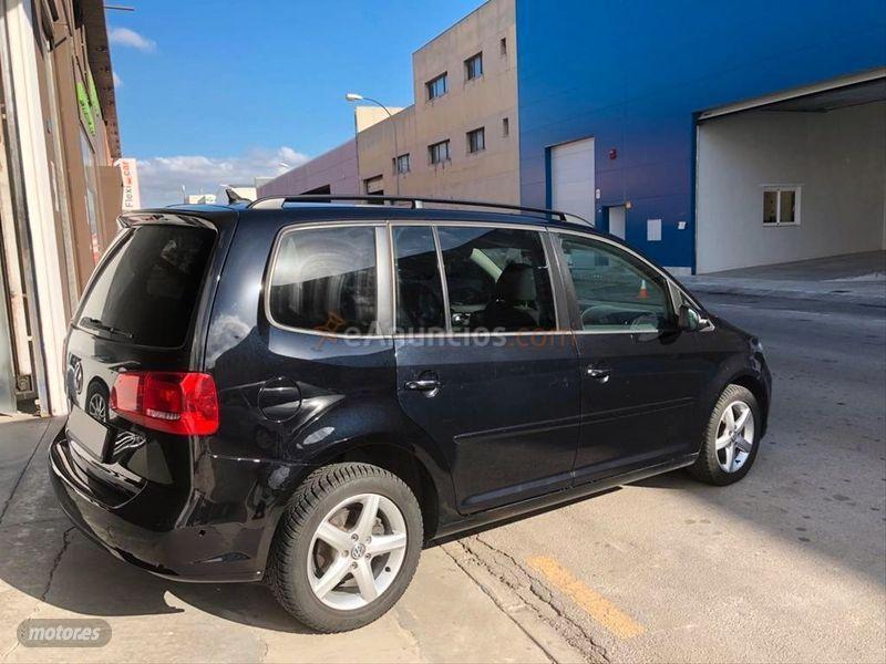 Volkswagen Touran 1.6 TDI 105cv Advance de 2013 con 120.000 Km por 14.999 EUR. en Malaga