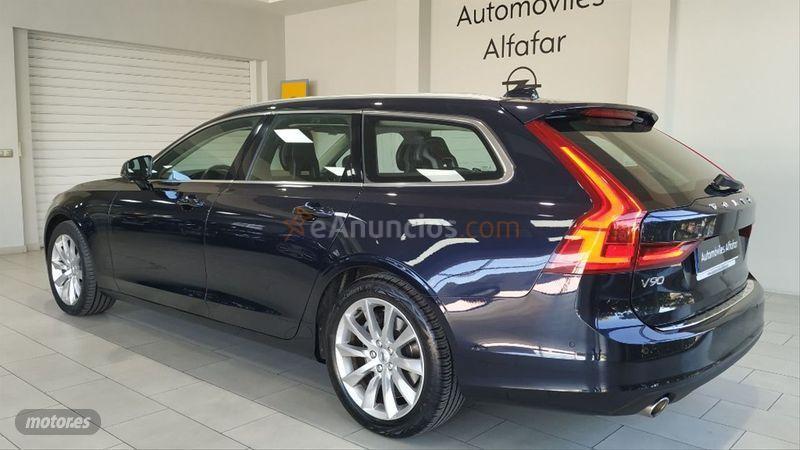 Volvo V 90 2.0 D4 Momentum Auto de 2017 con 74.469 Km por 31.990 EUR. en Valencia