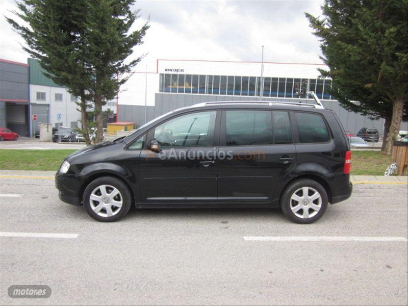 Volkswagen Touran 1.6 FSI Traveller de 2006 con 186.000 Km por 5.500 EUR. en Malaga