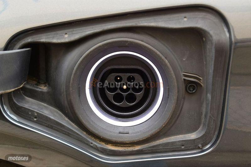 BMW Serie 2 225xe iPerformance de 2016 con 46.700 Km por 21.400 EUR. en Madrid