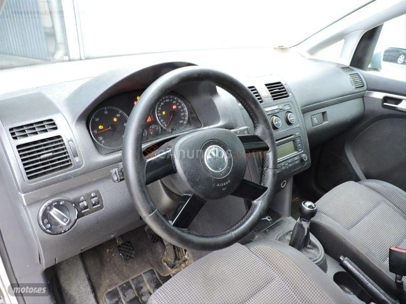 Volkswagen Touran 2.0 TDI ADVANCE de 2004 con 283.272 Km por 2.200 EUR. en La Rioja