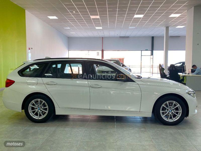 BMW Serie 3 318d Touring de 2017 con 73.000 Km por 23.400 EUR. en Malaga