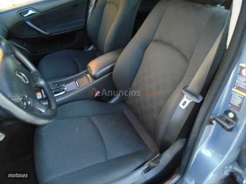 Mercedes Clase C C 220 CDI Classic Familiar de 2005 con 350.795 Km por 3.999 EUR. en Madrid