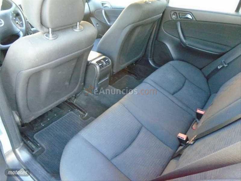 Mercedes Clase C C 220 CDI Classic Familiar de 2005 con 350.795 Km por 3.999 EUR. en Madrid
