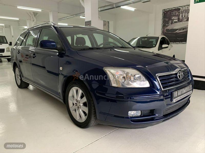 Toyota Avensis 2.0 D4D EXECUTIVE de 2004 con 204.000 Km por 3.900 EUR. en Valencia