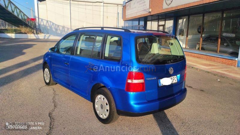 Volkswagen Touran 1.6 CONCEPTLINE de 2005 con 199.000 Km por 4.000 EUR. en Madrid
