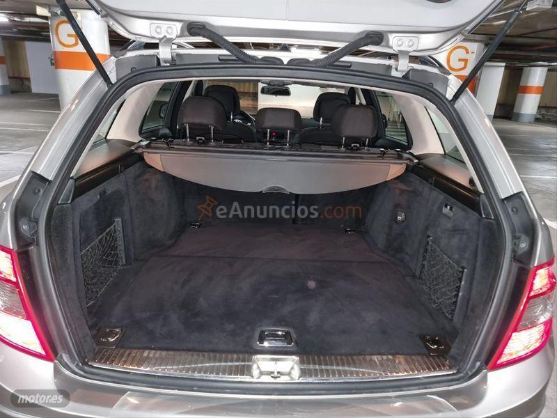 Mercedes Clase C C 220 CDI Elegance Estate de 2008 con 290.000 Km por 7.999 EUR. en Madrid