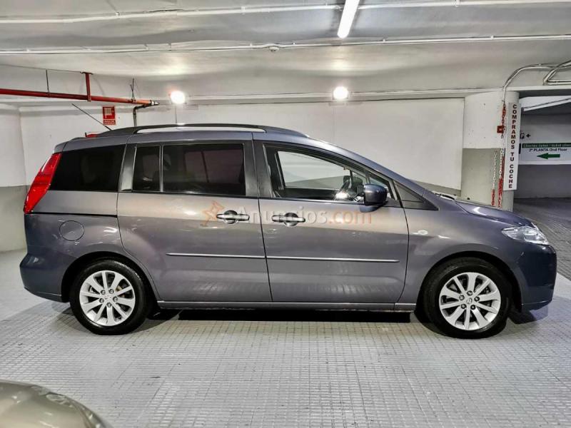 Mazda 5 Monovolumen 7 plazas. Pegatina verde. Perfecto. 