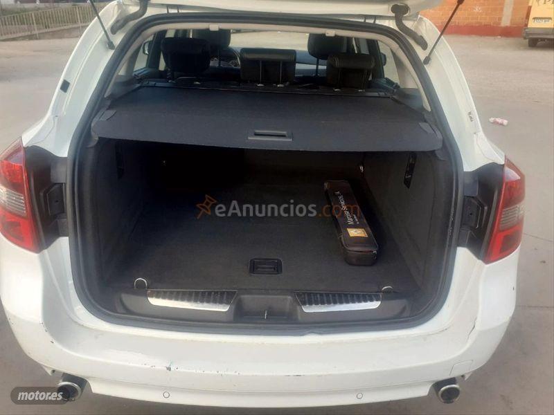 Renault Laguna G.Tour Dyn. TomTom 2.0 En. dCi 130 eco2 de 2013 con 220.000 Km por 6.800 EUR. en Badajoz