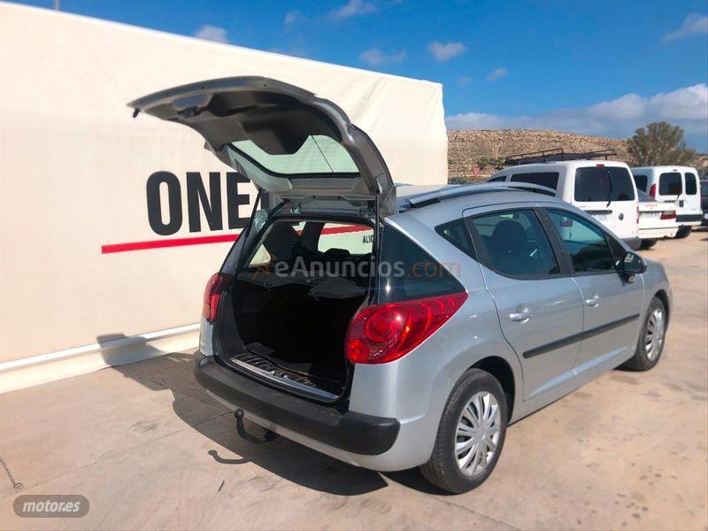 Peugeot 207 SW Confort 1.4 VTi 16v 95 de 2010 con 119.000 Km por 5.450 EUR. en Malaga
