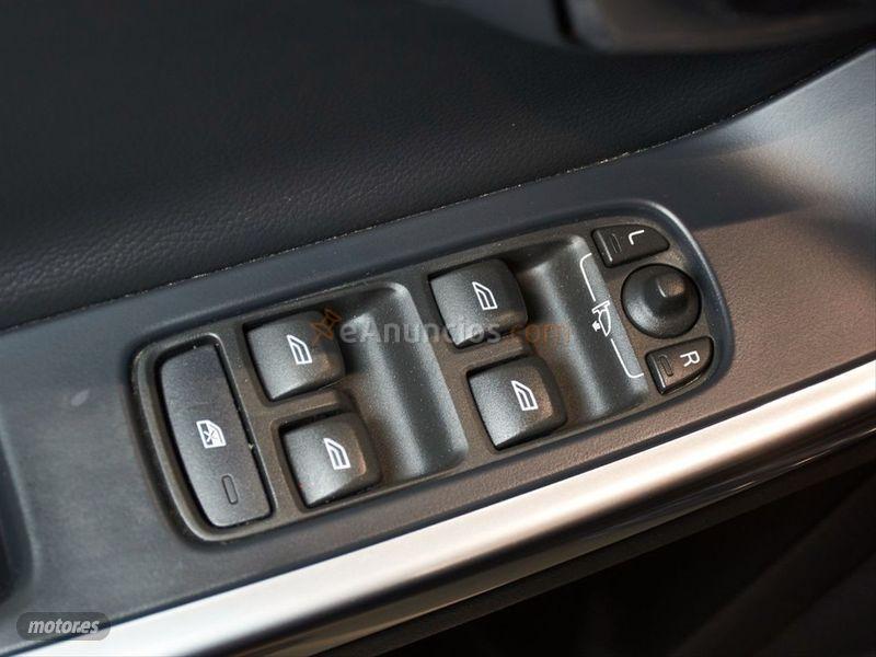 Volvo V 60 2.0 D3 Momentum de 2017 con 98.000 Km por 19.990 EUR. en Cadiz