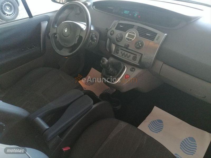 Renault Grand Scenic Dynamique 7 plazas 1.5dCi105 EU4 de 2006 con 200.000 Km por 3.300 EUR. en Sevilla